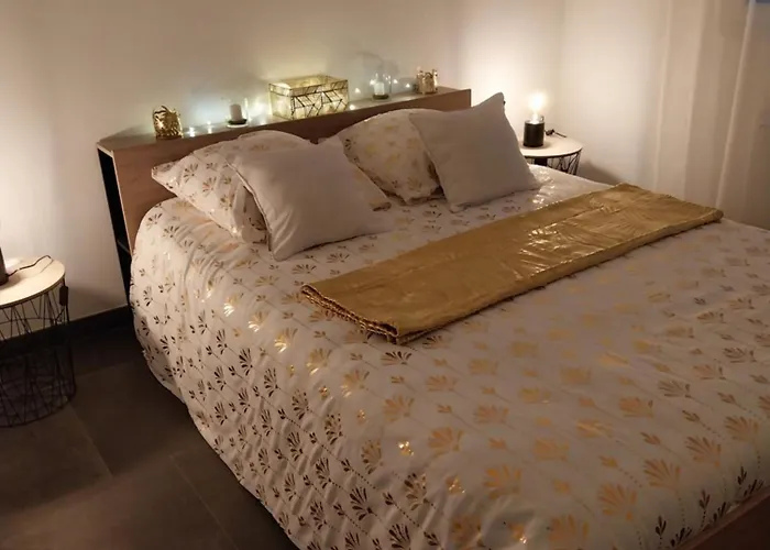 Location En Nuitee 民宿 Abeilhan