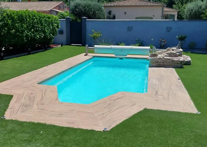 Location En Nuitee Abeilhan